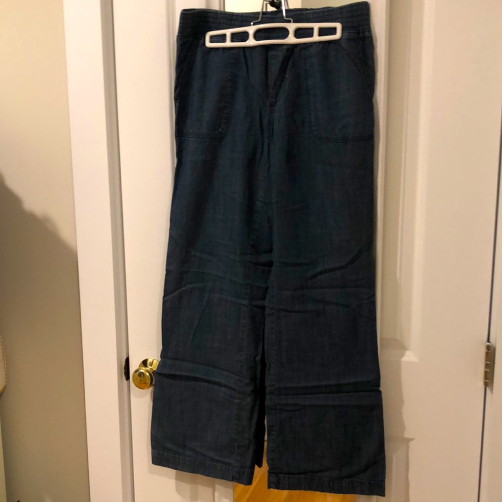 Sooo comfy denim pants from Chico’s 🥰